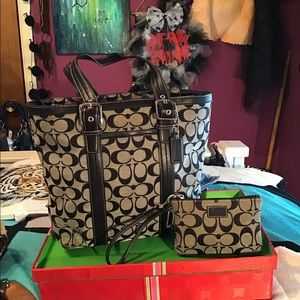 Coach Black Signature Purse w/Signature Wristlet